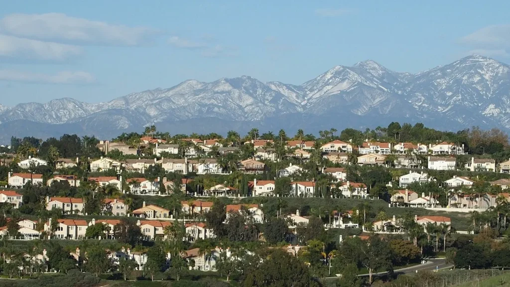 Laguna Niguel homes with the Santa Ana Mountains, Laguna Niguel, California